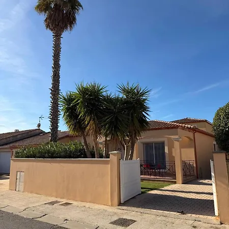 Ferienhaus Coquette Maison Pres De Avec Terrasse Le Grau-du-Roi